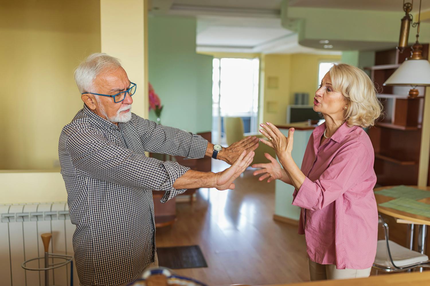 Alzheimer : d’où vient l’agressivité des patients et comment y faire face ?