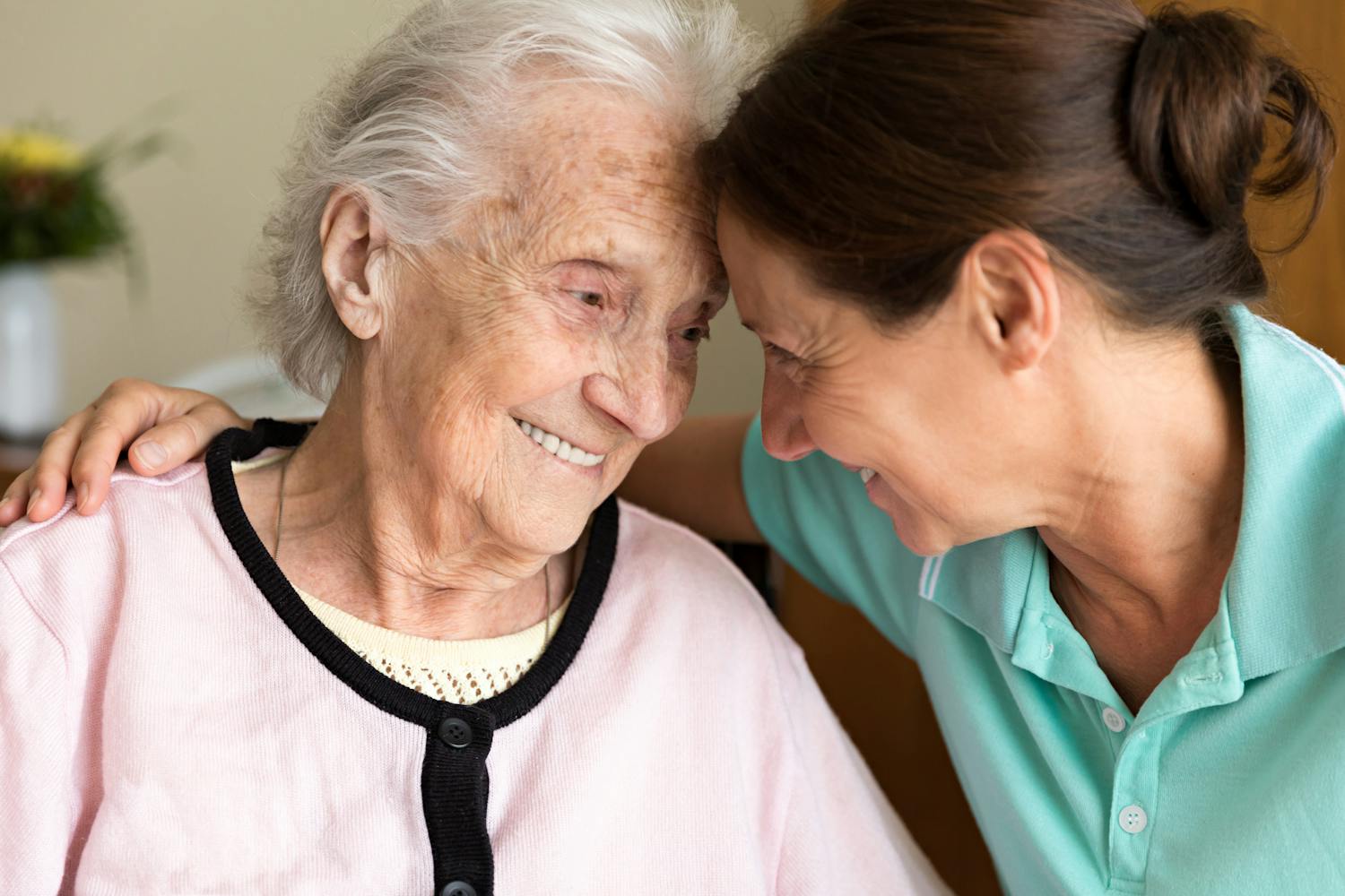 Maladie d'Alzheimer : quel soutien psychologique pour les proches aidants ?