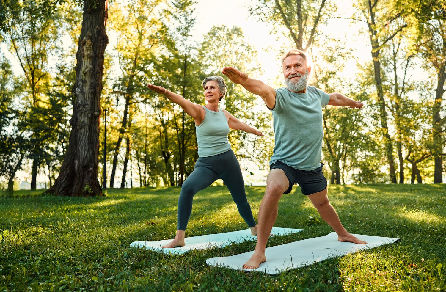 Découvrez tous les bienfaits du yoga pour seniors !