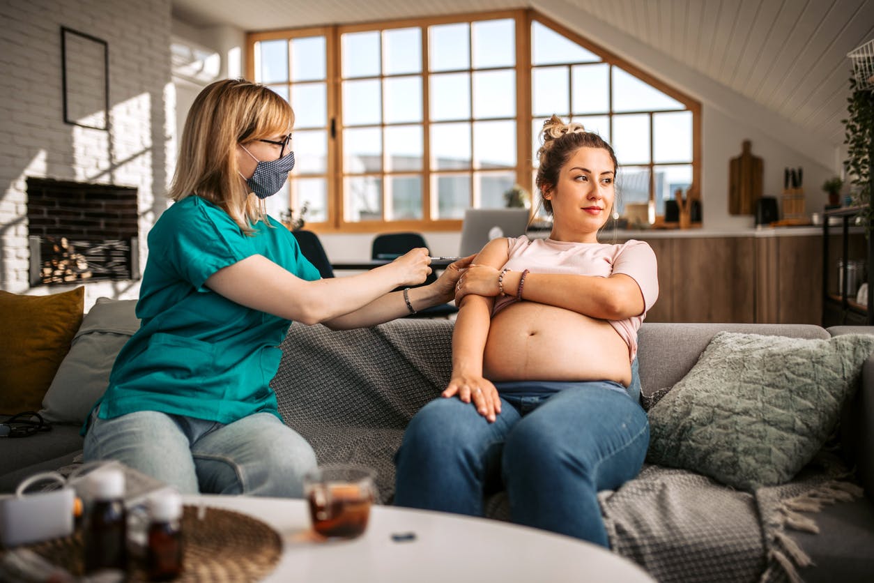 Grossesse : quels sont les vaccins essentiels chez la femme enceinte ?
