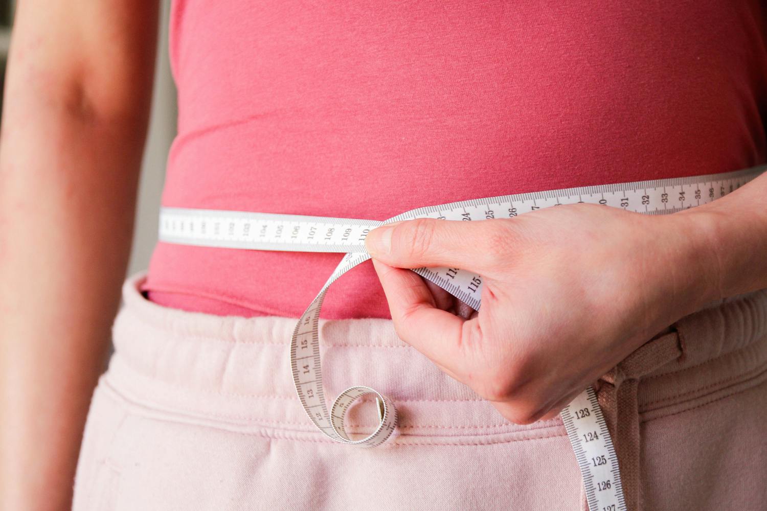 10 conseils pour réduire sa graisse abdominale après 40 ans